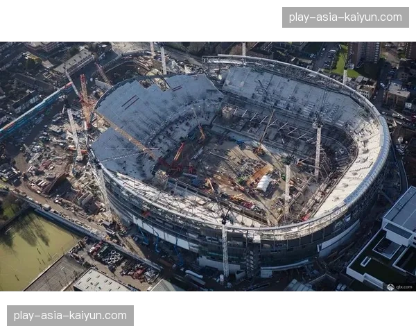 托特纳姆热刺球场将测试新照明系统,旨在减少球员高速跑动时的视觉疲劳 托特纳姆热刺球场将测试新照明系统,旨在减少球员高速跑动时的视觉疲劳